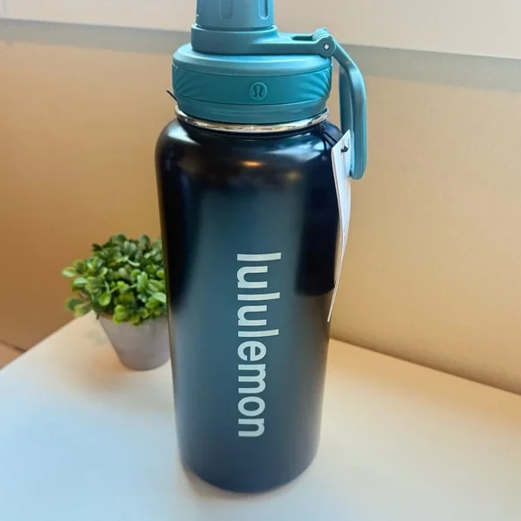 Lululemon Back to Life Sport Bottle Twist Cap 32 oz Water Bottle Green Lid NWT - Picture 4 of 7